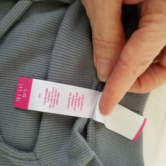 NWT-No Boundaries Sleeveless Grey Top w/Criss-Cross Straps -Juniors 11-13 - Picture 5 of 12